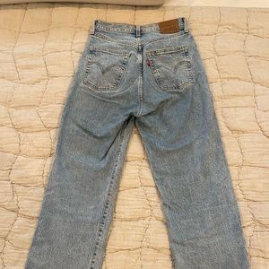 Levi’s Ribcage straight jeans raw hem